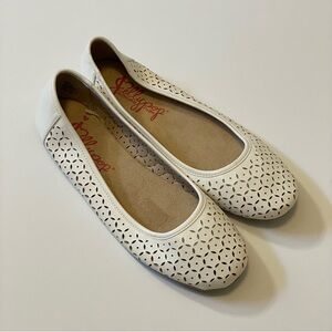 Jellypop White Floral Ballerina Flats with Floral Cutout Pattern Memory Foam 10